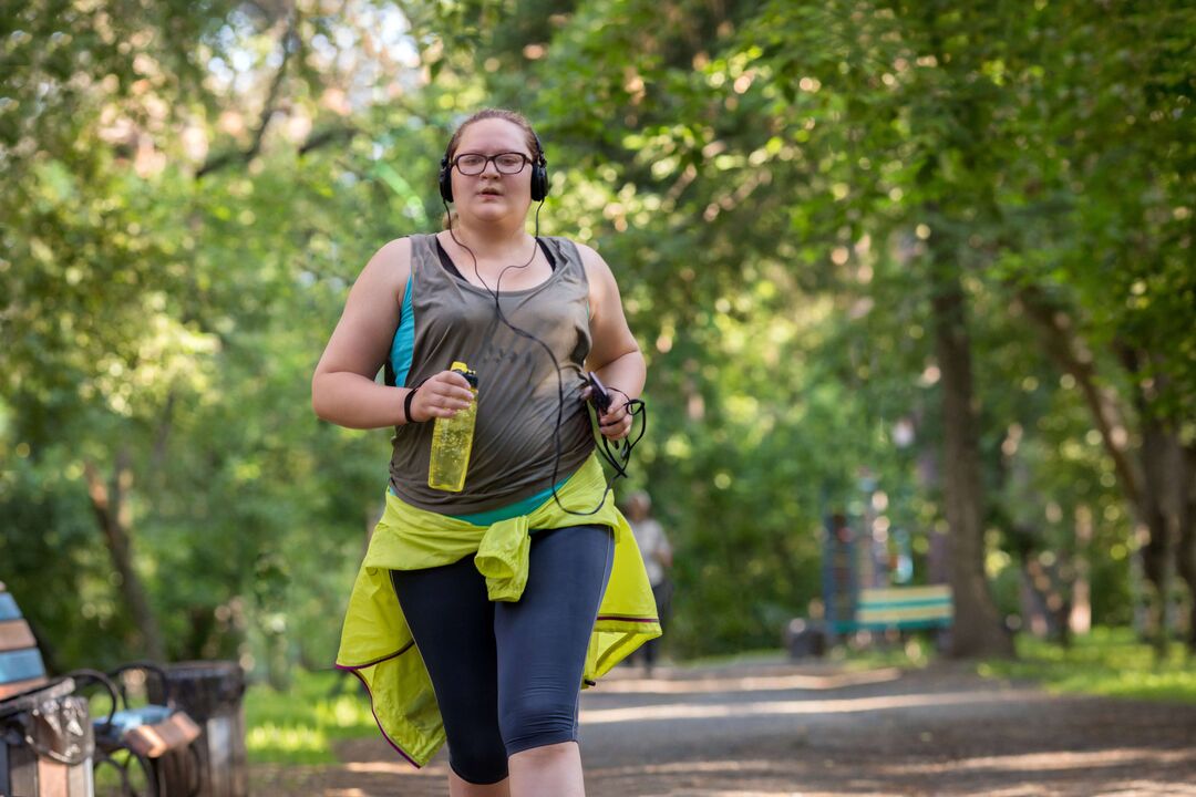 En överviktig tjej började jogga för att gå ner i vikt